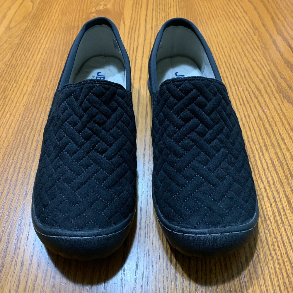 Ladies Jambu slip on memory foam shoes in size 9.